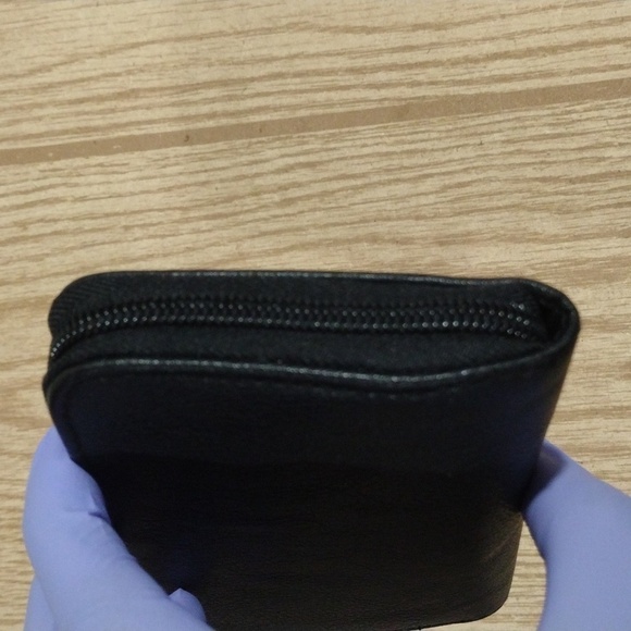 NWOT Black Faux Leather Small Zipper Arround Wallet 5 x 4 inches - Picture 2 of 7
